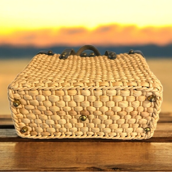 Vintage John Romain Straw Handbag Woven Seagrass Leather Navy Straps 9”x10”x3.5” - Picture 6 of 10